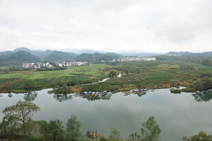 湖畔田园风光美景