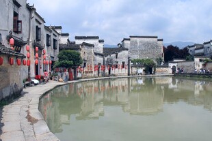 江南水乡古村的宁静小河