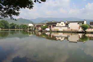 江南水乡湖畔古朴村落