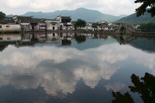 水乡湖景 山水建筑相映成趣