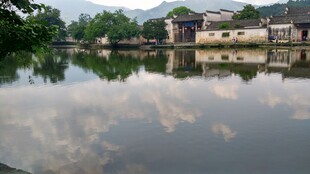 水乡倒影 静谧古村景致