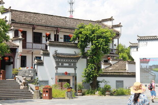 古色古香的中式传统建筑群