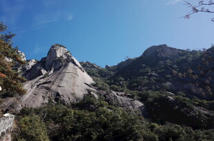 雄伟壮丽的高山景观