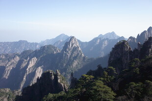 壮丽黄山山脉景观