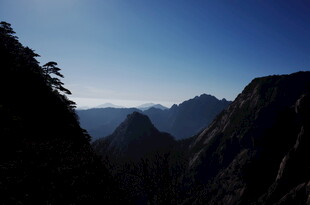 壮丽山景 天际线的自然之美