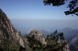 壮丽黄山山峰景观