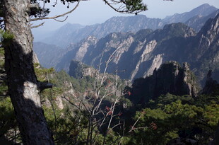 壮丽黄山山峦景观