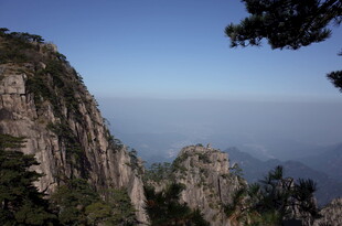 壮丽山景俯瞰辽阔视野