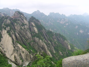 壮丽巍峨的高山景观