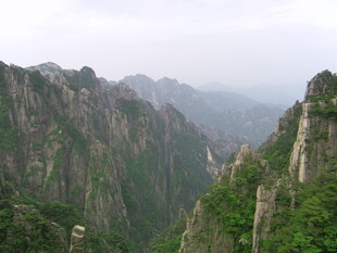 壮丽黄山山峦景观