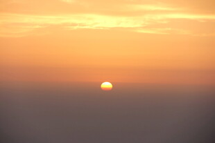 日落时分的美丽天际