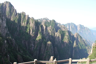 壮丽黄山山峰景观