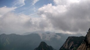 高山云海壮丽景象