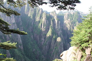 壮丽黄山奇峰景观