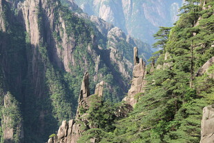 壮丽黄山奇峰景观