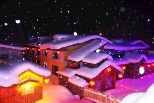 雪夜中的温馨小屋