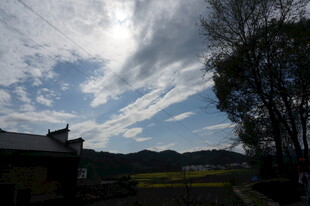 乡村田园蓝天白云美景