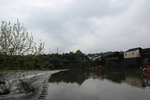 水乡村落 宁静的水边景致