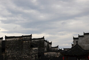 古村落建筑 云下静谧景致