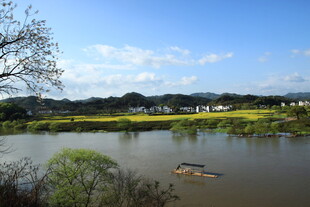 田园河畔风光