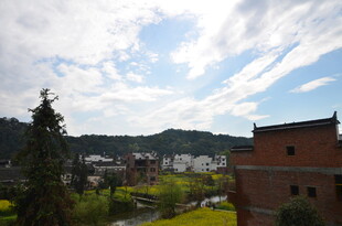 乡村风光 蓝天白云下的景致