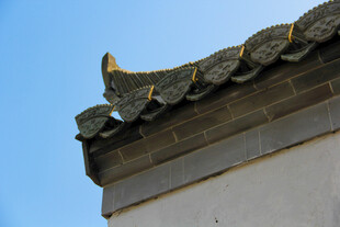 中式古建筑屋檐一角