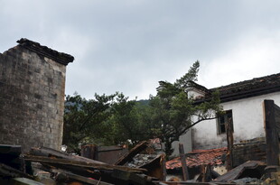 房屋遭破坏场景
