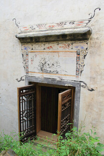 古老斑驳的中式门洞