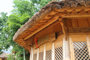 古朴木屋 尽显自然韵味