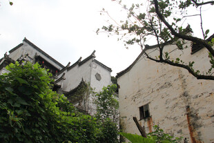 白墙黛瓦古民居