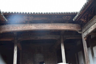 古旧中式建筑内部景象