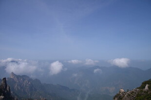 高山云海壮丽风光