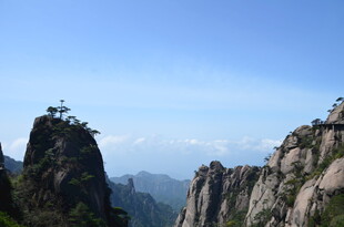 壮丽黄山奇峰景观