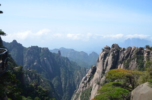 壮丽黄山奇峰景观