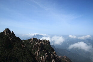 高山云海壮丽景观
