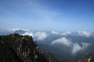高山云海壮丽景观