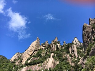 壮丽奇峻的山峰景观