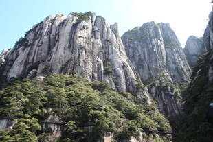 巍峨壮丽的高山景观