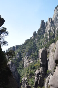 奇峰罗列的壮美山景
