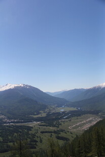 山间美景 远观秀丽山川