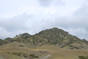 山峦云雾景观