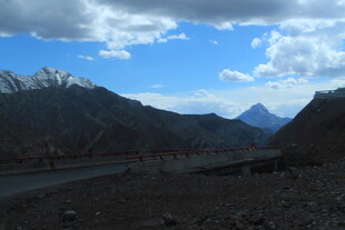 山间公路美景