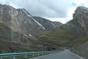 山间公路美景