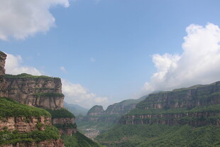 壮丽山峦美景