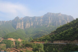 壮丽山景 山间绿意盎然