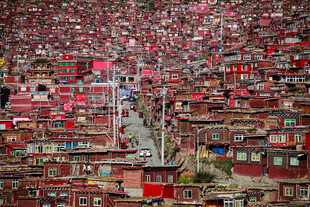 色达佛学院壮观建筑景象