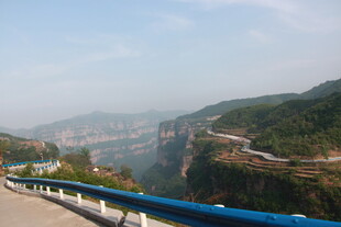 山间公路美景
