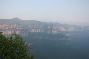 壮丽山峦景色