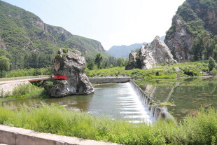 山间水坝景观