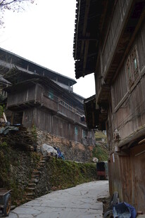 古朴山村小巷 木质民居